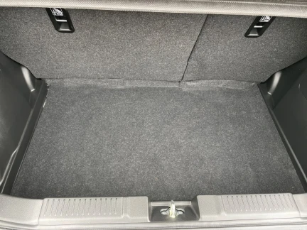 Vehicle Thumbnail 20