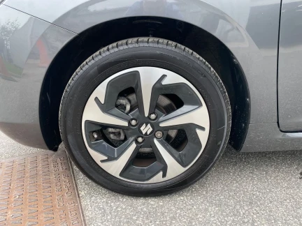 Vehicle Thumbnail 23