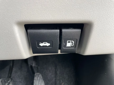 Vehicle Thumbnail 33