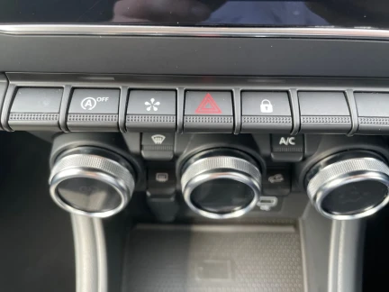 Vehicle Thumbnail 29