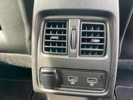 Vehicle Thumbnail 34