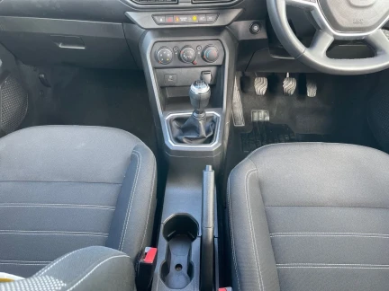 Vehicle Thumbnail 11