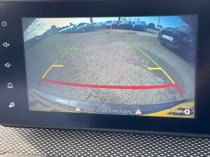 Vehicle Thumbnail 16