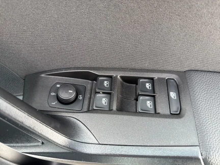 Vehicle Thumbnail 13