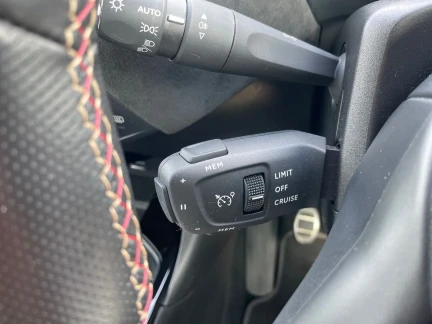 Vehicle Thumbnail 24