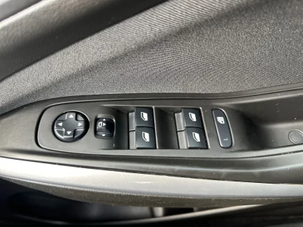 Vehicle Thumbnail 14