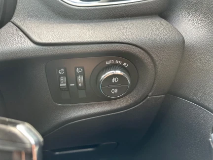 Vehicle Thumbnail 23