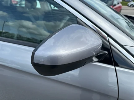 Vehicle Thumbnail 34