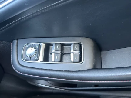 Vehicle Thumbnail 14