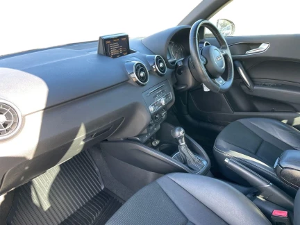 Vehicle Thumbnail 11