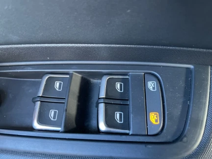 Vehicle Thumbnail 14