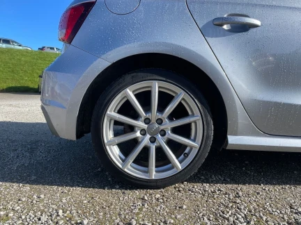Vehicle Thumbnail 22