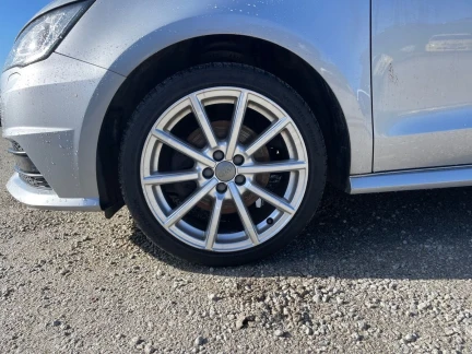 Vehicle Thumbnail 23