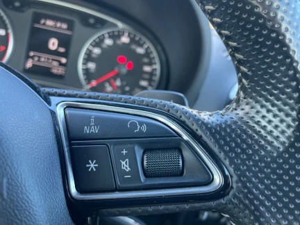 Vehicle Thumbnail 34