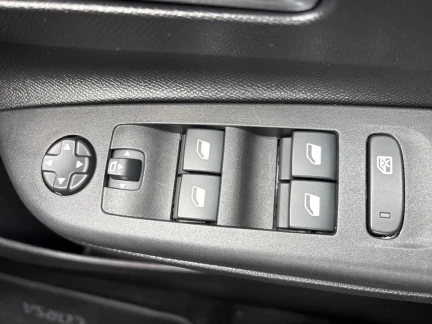 Vehicle Thumbnail 14