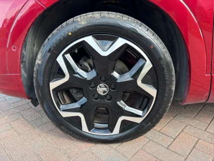 Vehicle Thumbnail 35