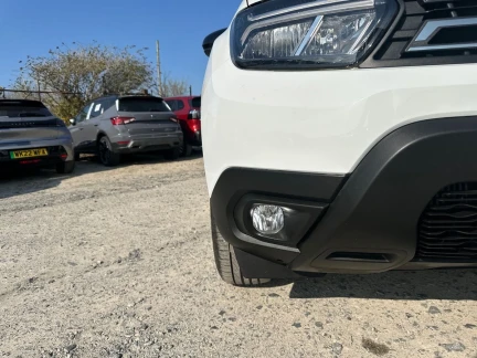 Vehicle Thumbnail 23