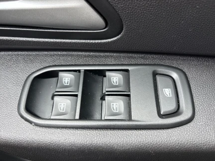 Vehicle Thumbnail 15