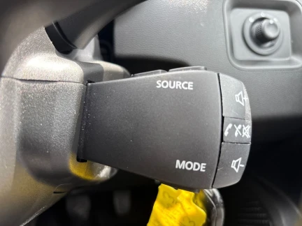 Vehicle Thumbnail 34