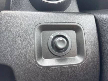 Vehicle Thumbnail 35