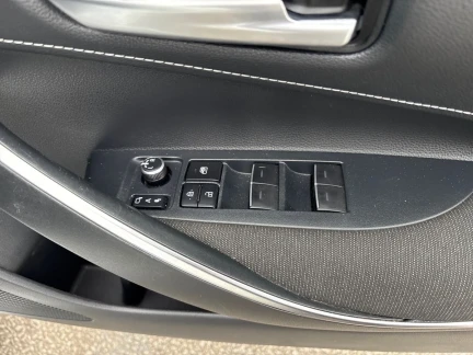 Vehicle Thumbnail 14