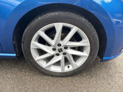 Vehicle Thumbnail 30