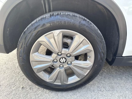 Vehicle Thumbnail 25