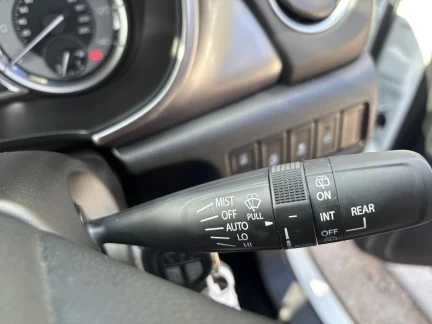Vehicle Thumbnail 40