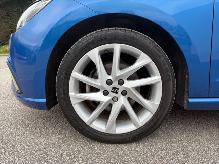 Vehicle Thumbnail 6