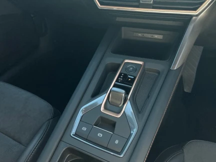Vehicle Thumbnail 12