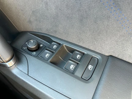 Vehicle Thumbnail 14