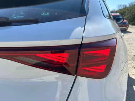Vehicle Thumbnail 30