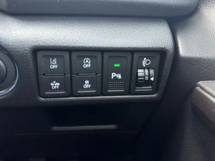 Vehicle Thumbnail 24