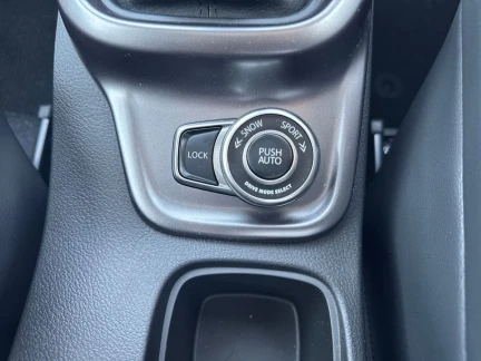 Vehicle Thumbnail 34