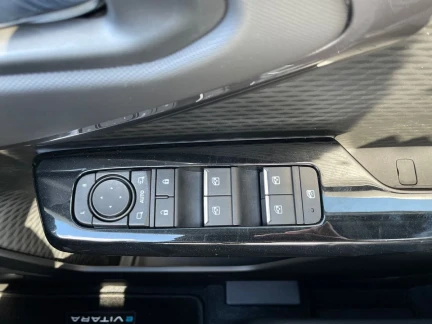 Vehicle Thumbnail 14
