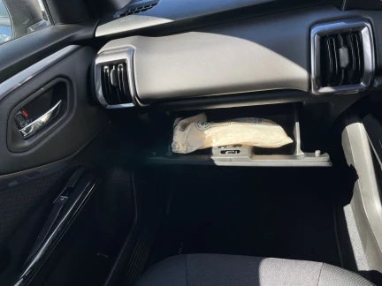Vehicle Thumbnail 30