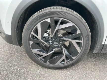 Vehicle Thumbnail 23