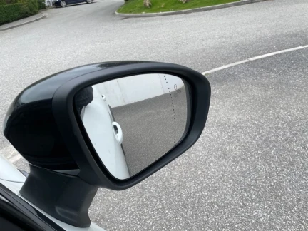 Vehicle Thumbnail 38