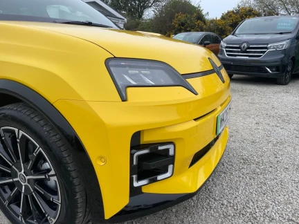 Vehicle Thumbnail 22