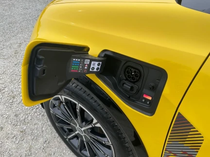 Vehicle Thumbnail 24