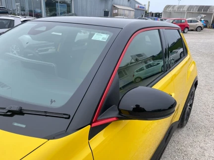 Vehicle Thumbnail 25