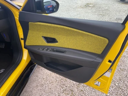 Vehicle Thumbnail 33