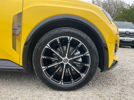 Vehicle Thumbnail 7