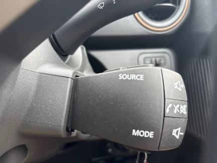 Vehicle Thumbnail 33