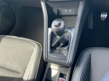 Vehicle Thumbnail 12