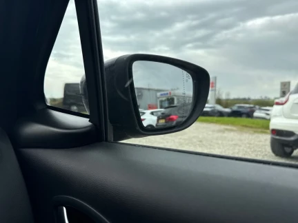 Vehicle Thumbnail 28