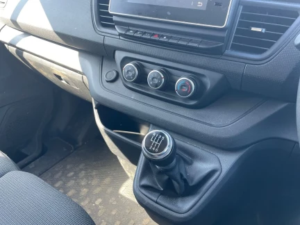 Vehicle Thumbnail 12