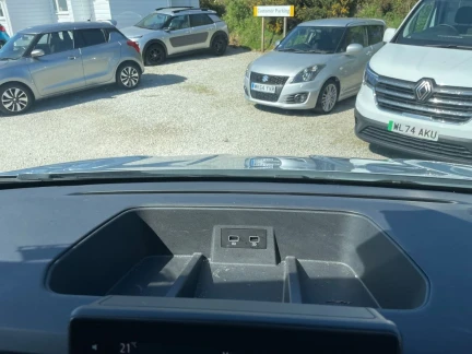Vehicle Thumbnail 31