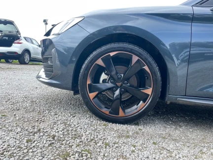 Vehicle Thumbnail 24