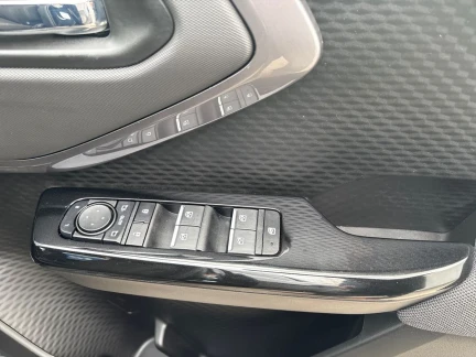 Vehicle Thumbnail 14